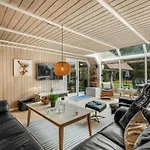 Verna - 800m From The Sea By Interhome *