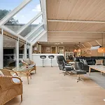 Verna - 800m From The Sea By Interhome Nyaraló *