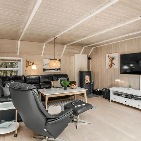 Verna - 800m From The Sea By Interhome Blavand